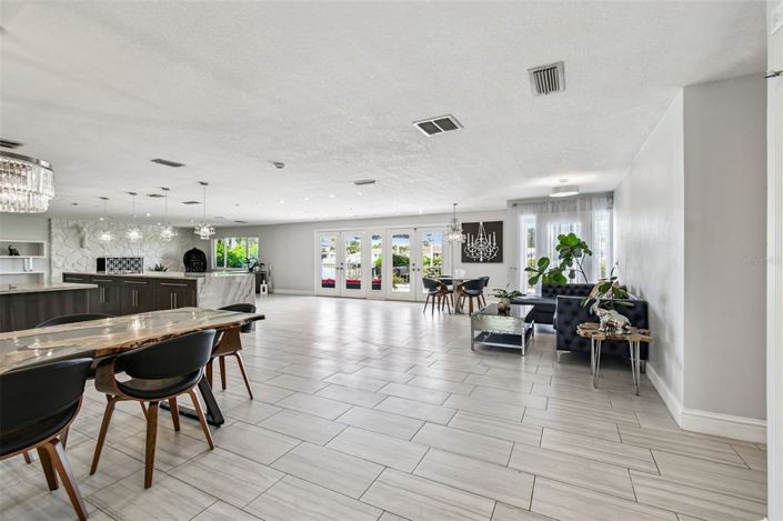 Image No.14-5 Bed Property for sale