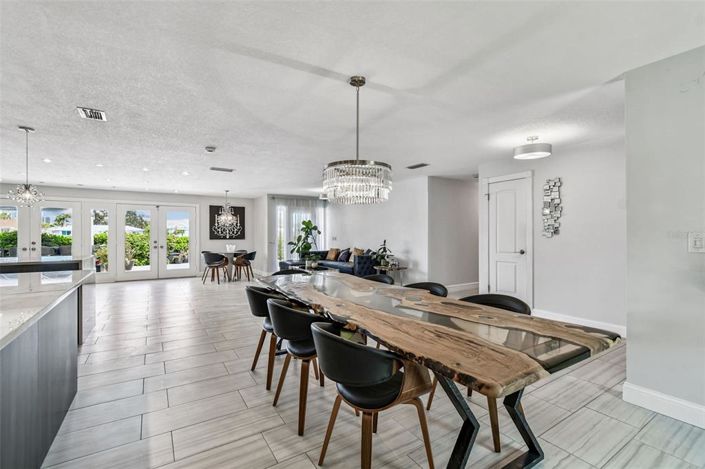 Image No.19-5 Bed Property for sale