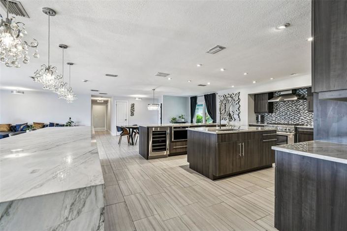 Image No.23-5 Bed Property for sale