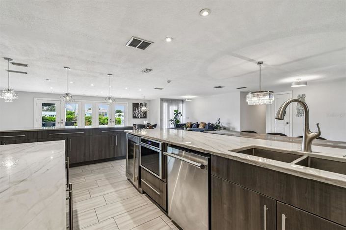 Image No.30-5 Bed Property for sale