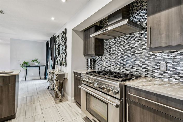 Image No.35-5 Bed Property for sale