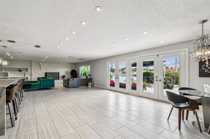 Image No.40-5 Bed Property for sale