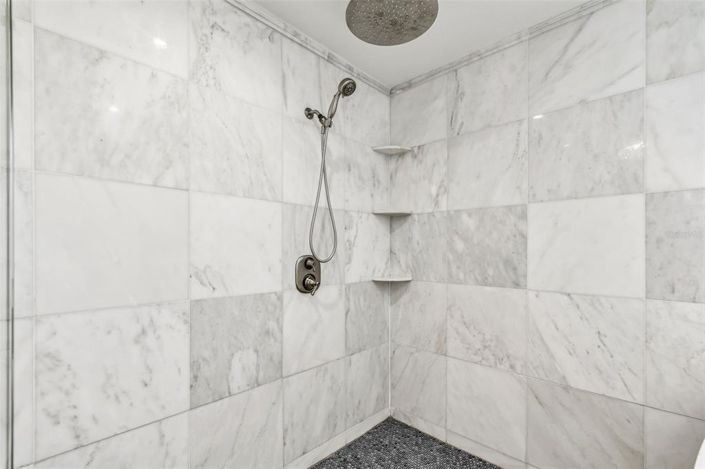 Image No.59-5 Bed Property for sale