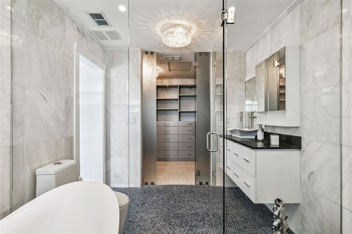 Image No.60-5 Bed Property for sale