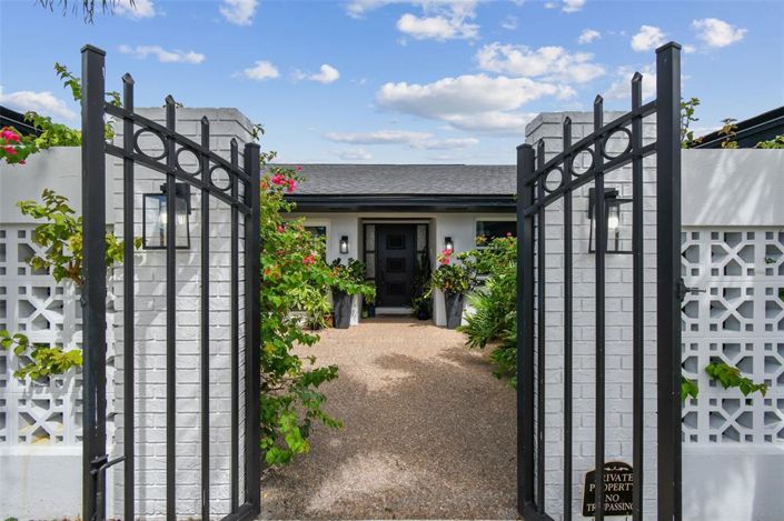 Image No.7-5 Bed Property for sale