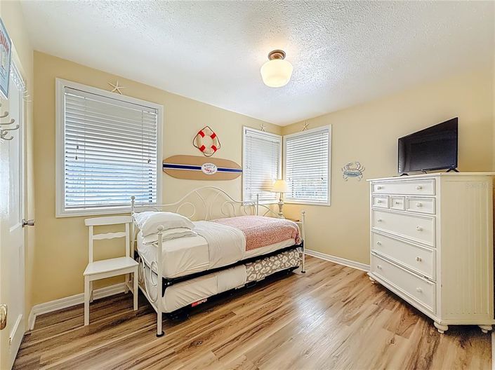 Image No.16-2 Bed Property for sale