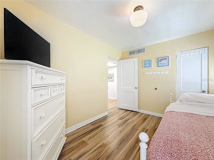 Image No.18-2 Bed Property for sale