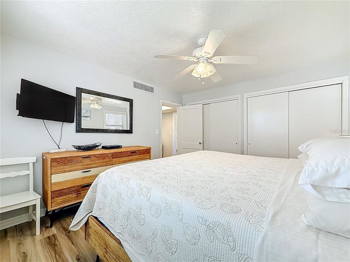 Image No.21-2 Bed Property for sale