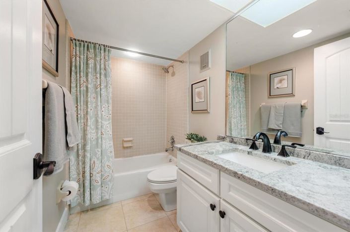 Image No.28-2 Bed Property for sale