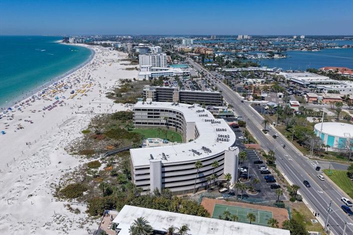 Image No.30-2 Bed Property for sale