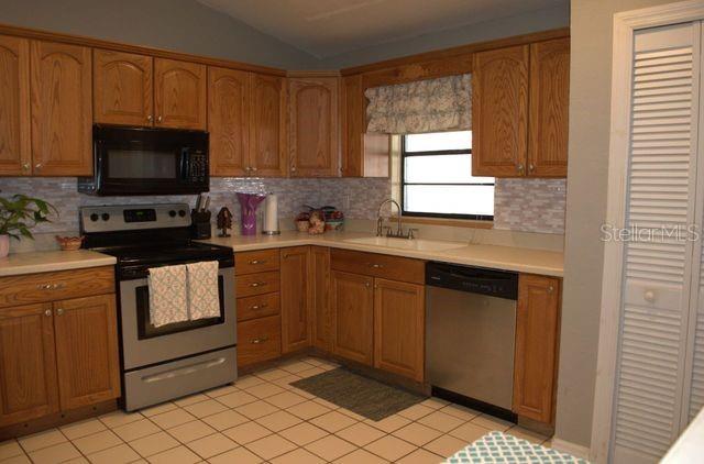 Image No.12-3 Bed Property for sale