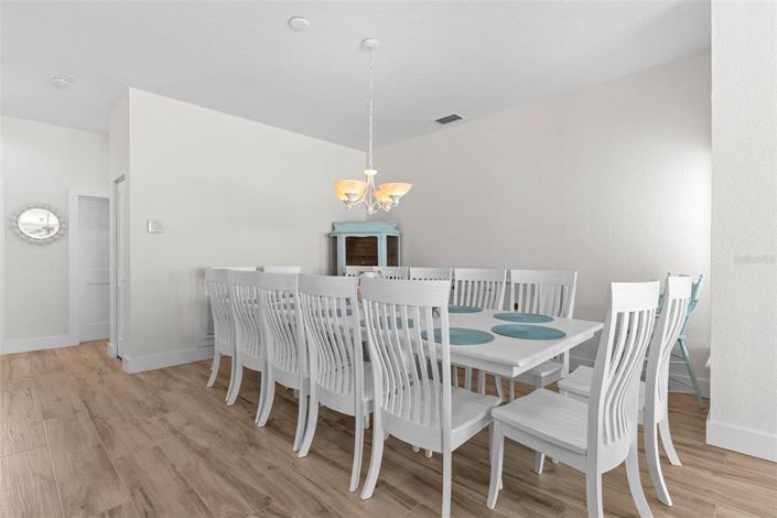 Image No.15-4 Bed Property for sale