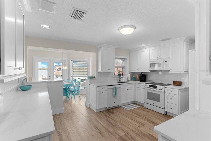 Image No.20-4 Bed Property for sale