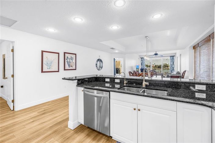 Image No.10-3 Bed Property for sale