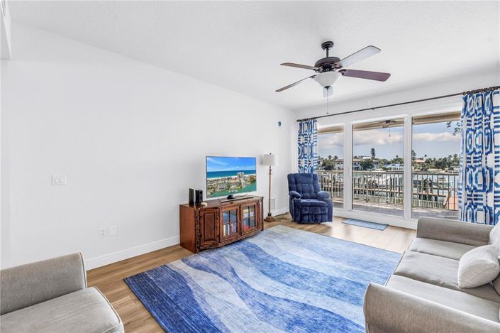 Image No.17-3 Bed Property for sale