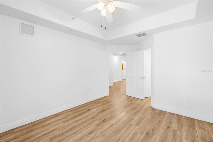 Image No.30-3 Bed Property for sale