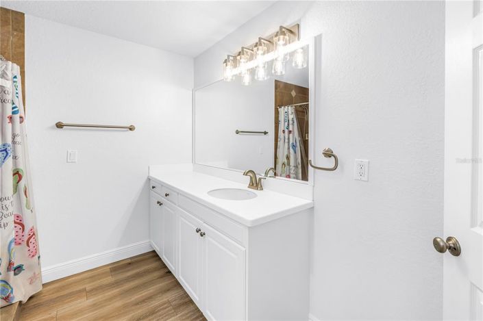 Image No.34-3 Bed Property for sale