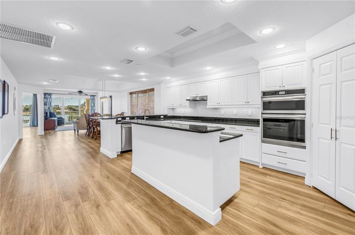 Image No.6-3 Bed Property for sale