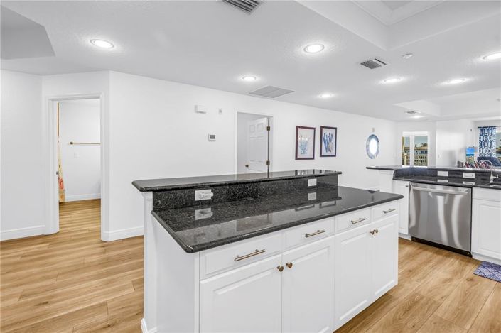 Image No.9-3 Bed Property for sale