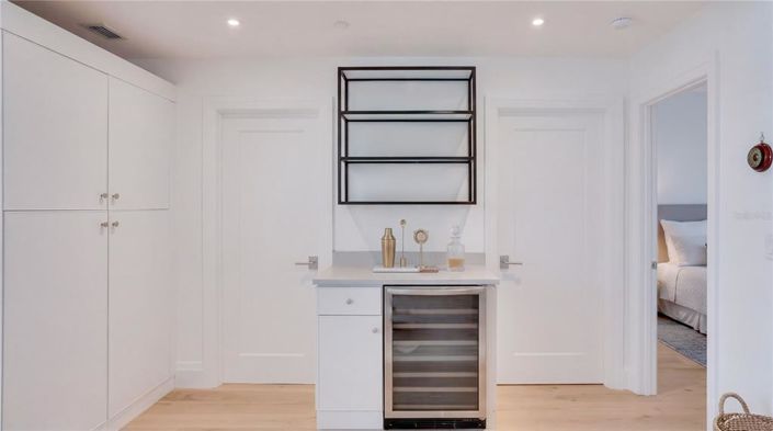 Image No.12-3 Bed Property for sale