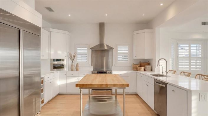 Image No.17-3 Bed Property for sale