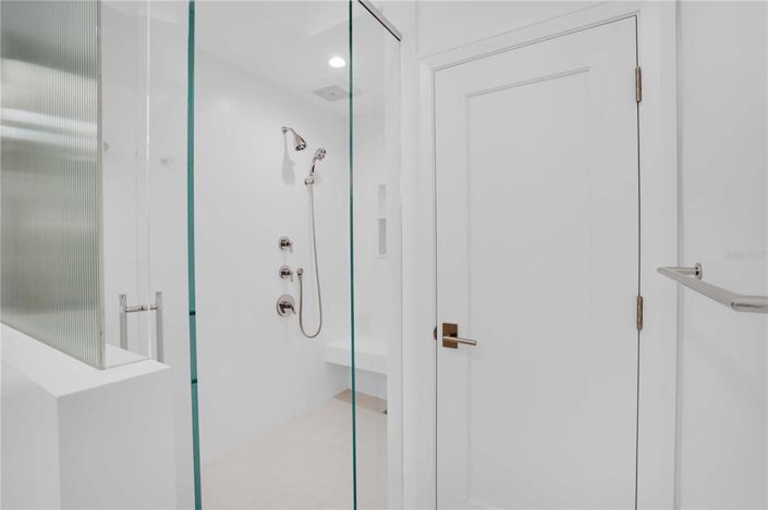 Image No.27-3 Bed Property for sale