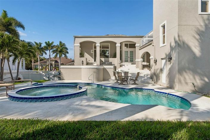 Image No.11-4 Bed Property for sale