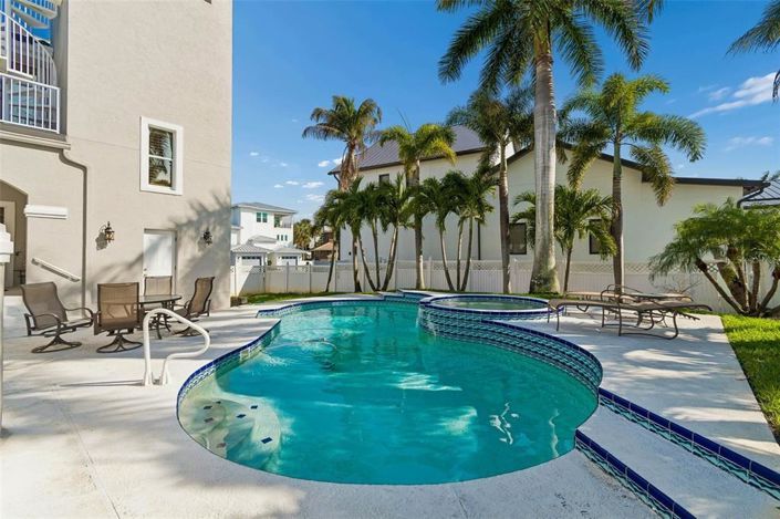 Image No.13-4 Bed Property for sale