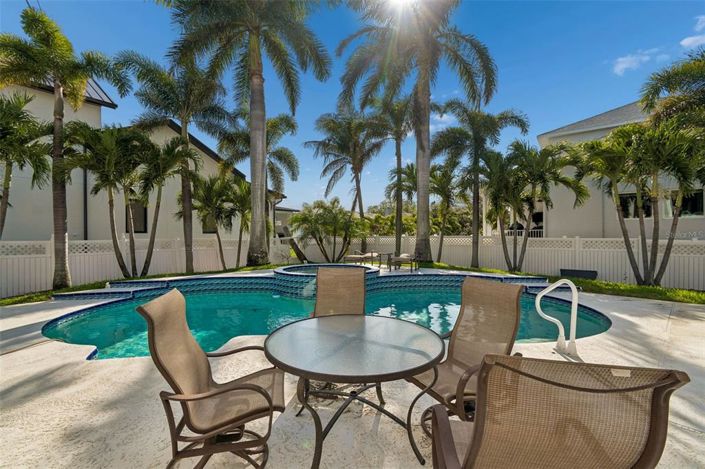 Image No.14-4 Bed Property for sale