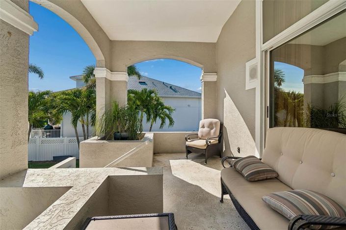 Image No.17-4 Bed Property for sale