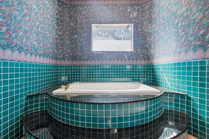 Image No.23-4 Bed Property for sale