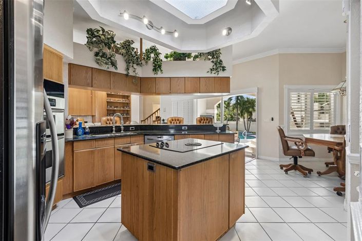 Image No.28-4 Bed Property for sale