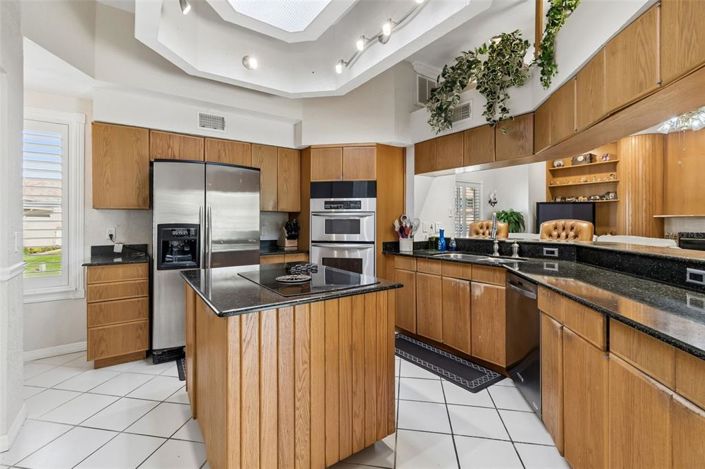 Image No.30-4 Bed Property for sale