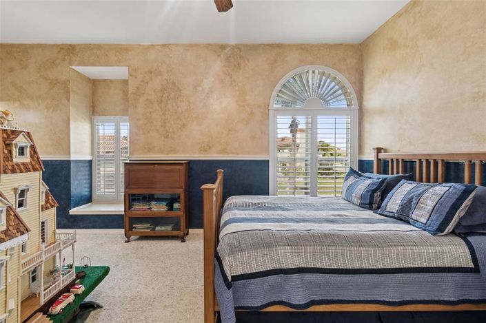 Image No.40-4 Bed Property for sale