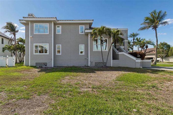 Image No.6-4 Bed Property for sale