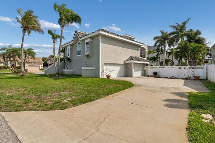 Image No.7-4 Bed Property for sale