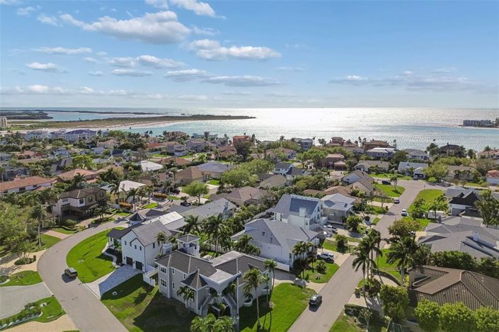 Image No.9-4 Bed Property for sale