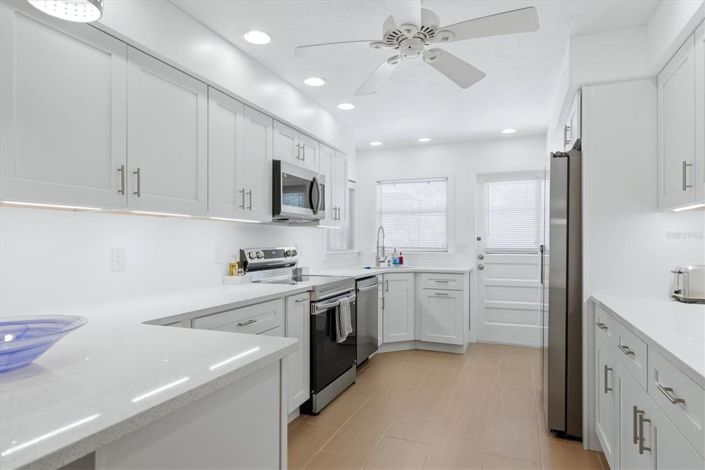 Image No.12-2 Bed Property for sale