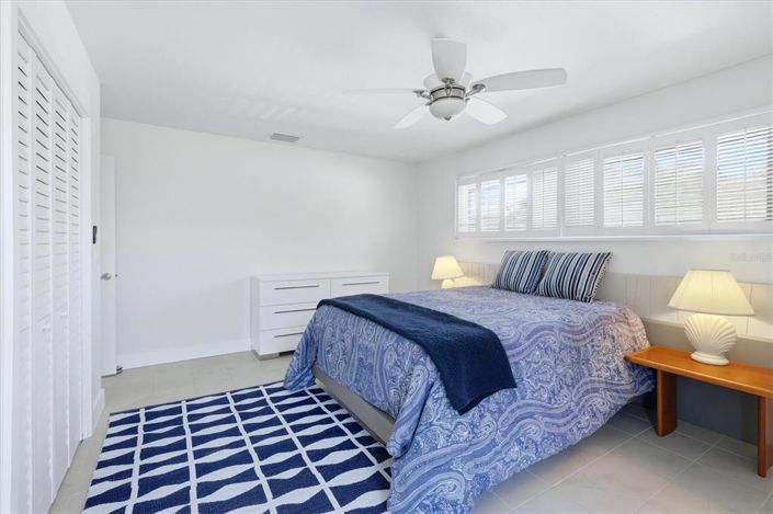 Image No.24-2 Bed Property for sale