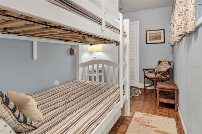 Image No.27-2 Bed Property for sale