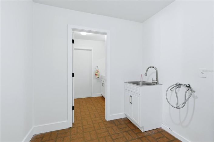 Image No.30-2 Bed Property for sale