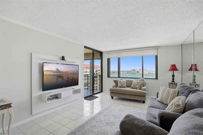 Image No.11-2 Bed Property for sale