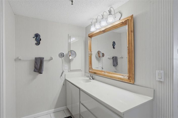 Image No.22-2 Bed Property for sale