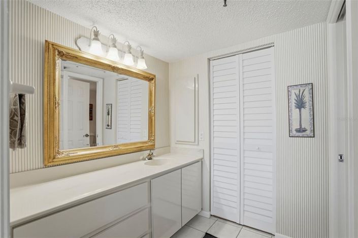 Image No.24-2 Bed Property for sale