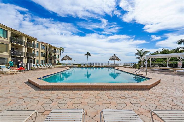 Image No.33-2 Bed Property for sale