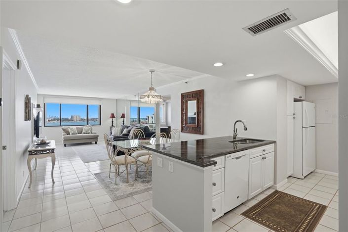 Image No.4-2 Bed Property for sale