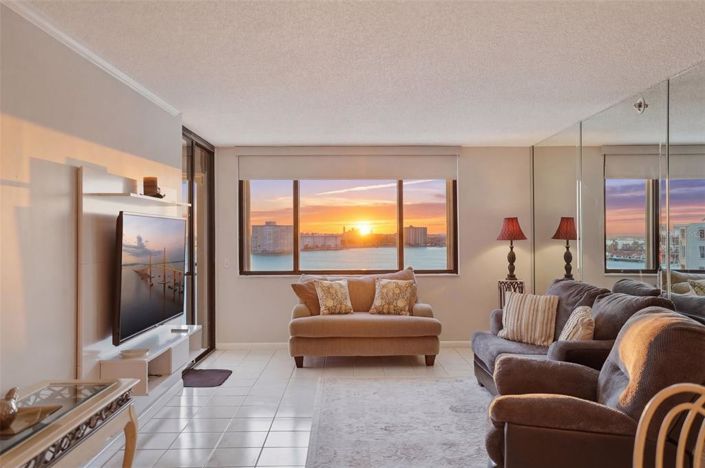 Image No.51-2 Bed Property for sale