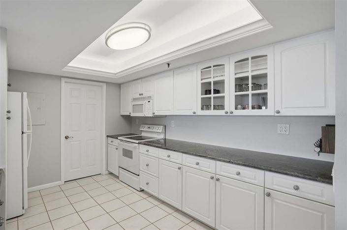 Image No.6-2 Bed Property for sale