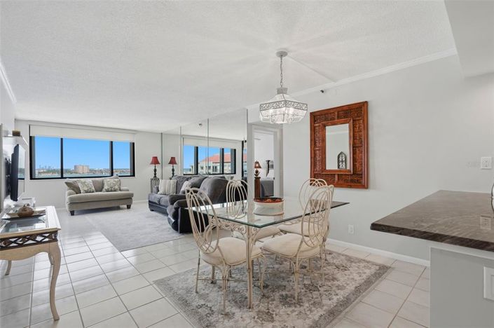 Image No.8-2 Bed Property for sale