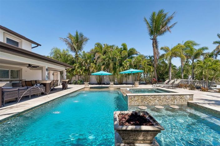 Image No.15-4 Bed Property for sale